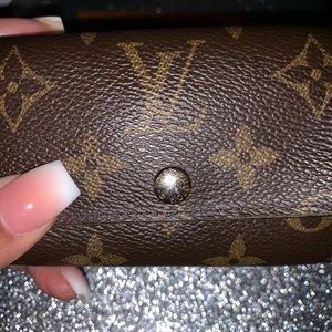 Louis Vuitton 6 key holder